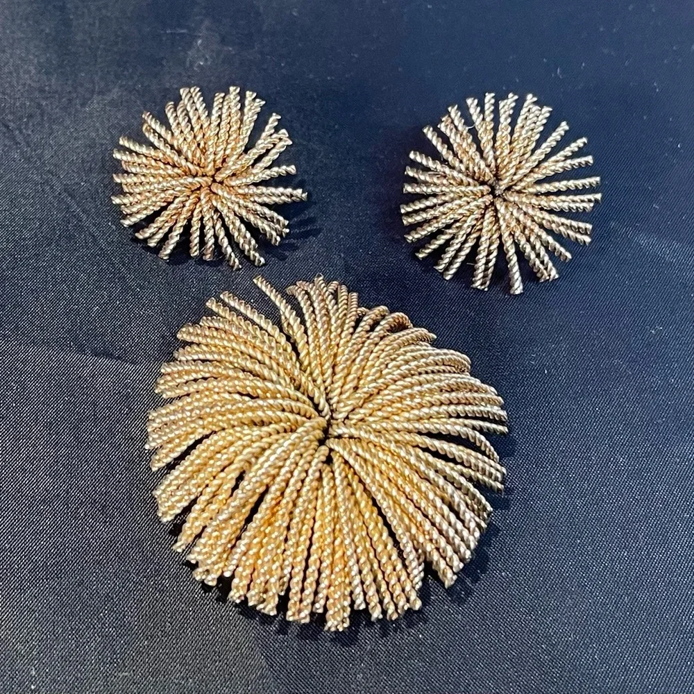 Vintage 60s Bergère MCM Tassel Sun Star Burst Brooch Clip Earrings Parure Set